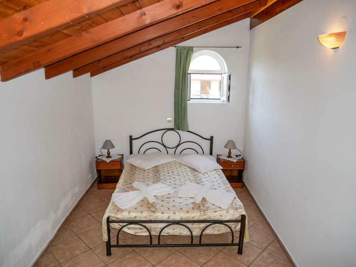 Hotel Olga Agios Stefanos Avliotes  Bagian luar foto