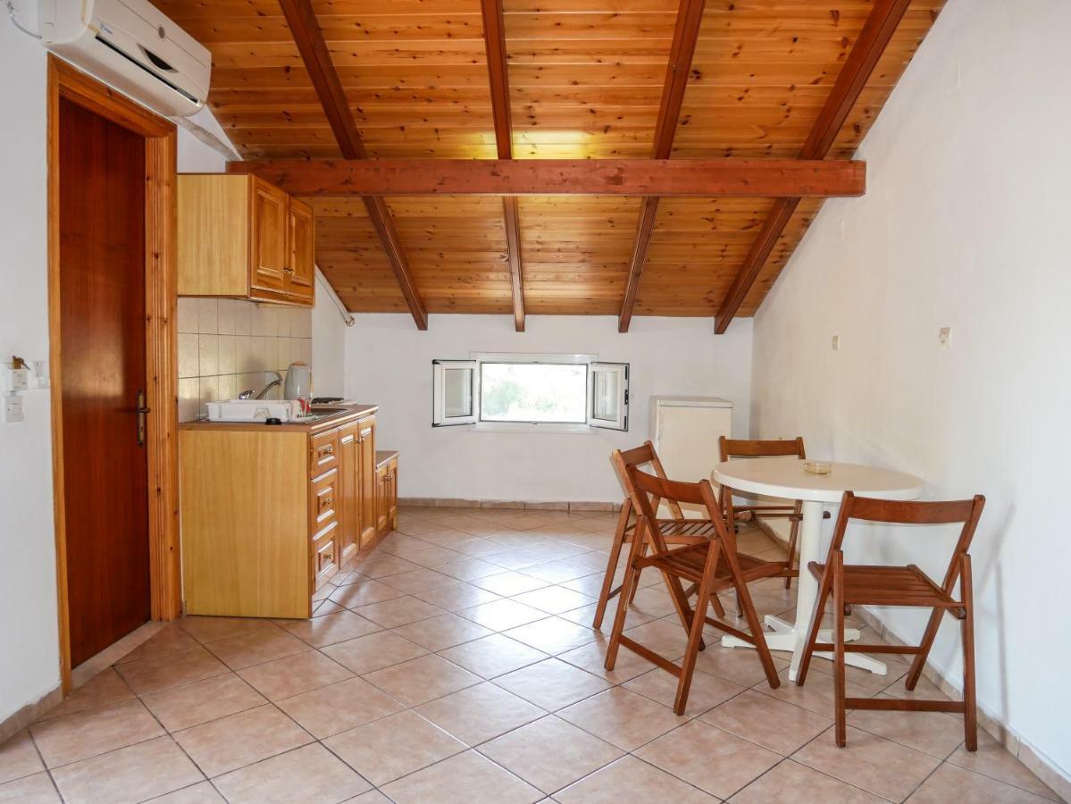 Hotel Olga Agios Stefanos Avliotes  Bagian luar foto